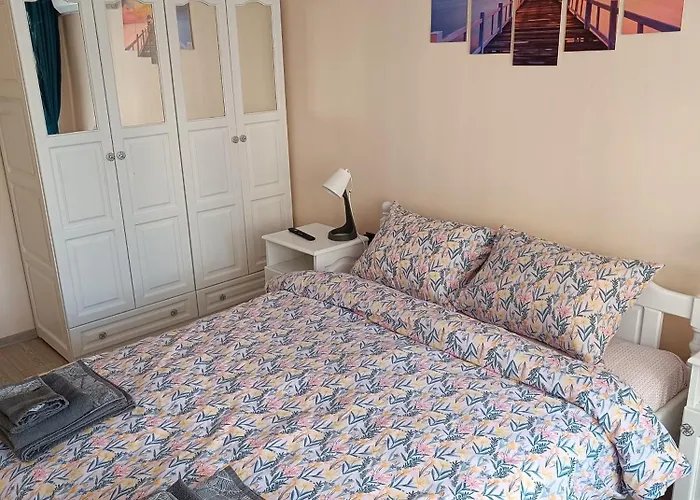 деси * Burgas City